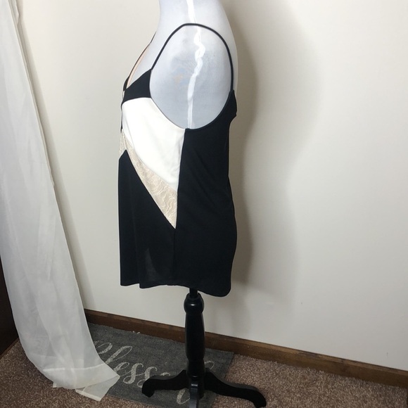 Express black & white spaghetti strap tank top - Picture 5 of 7